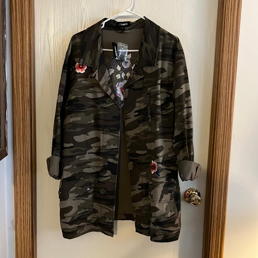 Express Camo jacket size M/L. New with tags